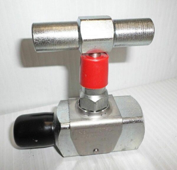 NEEDLE VALVE